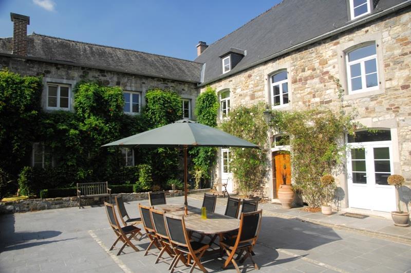 Le Richmond Hotel Godinne Buitenkant foto