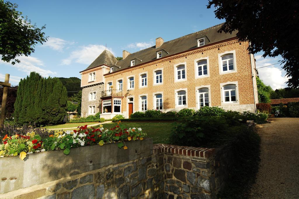 Le Richmond Hotel Godinne Buitenkant foto