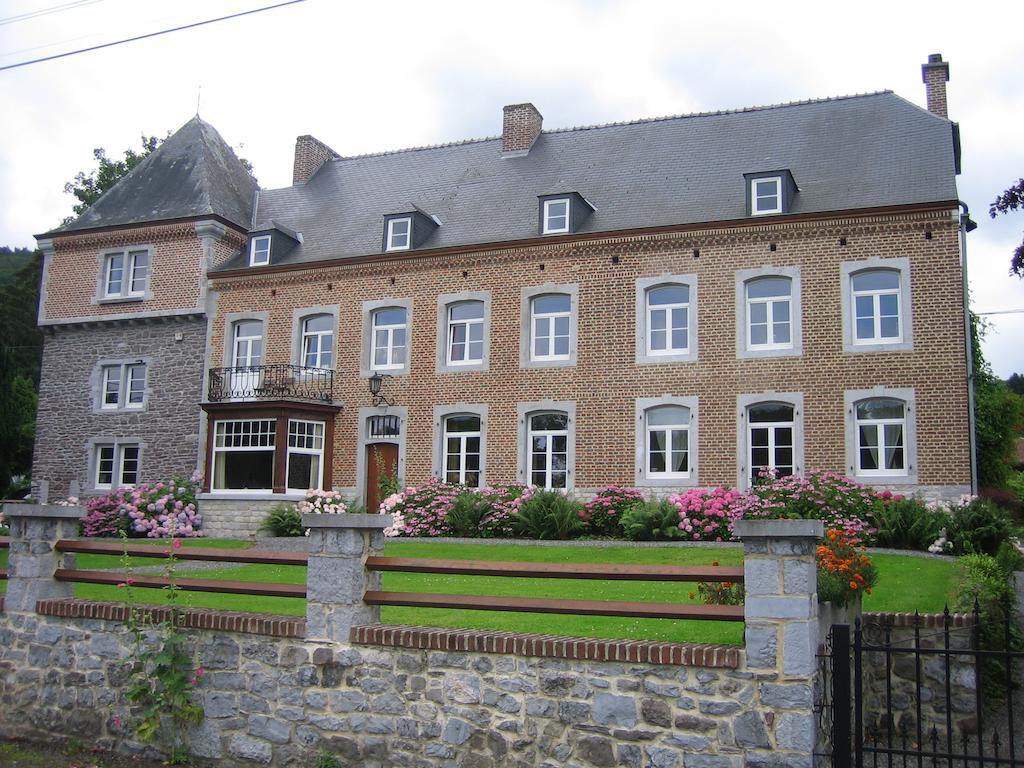Le Richmond Hotel Godinne Buitenkant foto