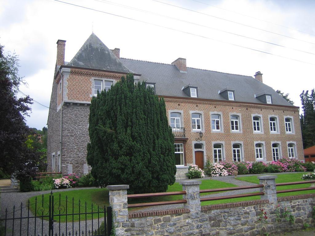 Le Richmond Hotel Godinne Buitenkant foto
